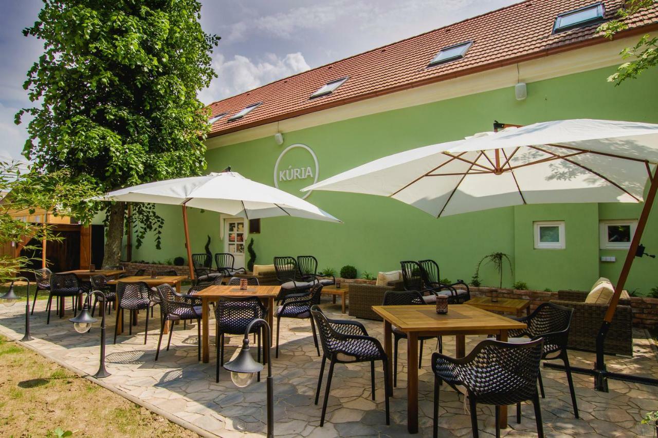 Penzion Kuria Nové Mesto nad Váhom Extérieur photo