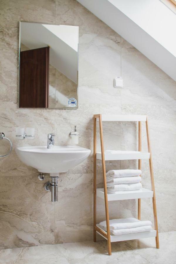 Penzion Kuria Nové Mesto nad Váhom Extérieur photo