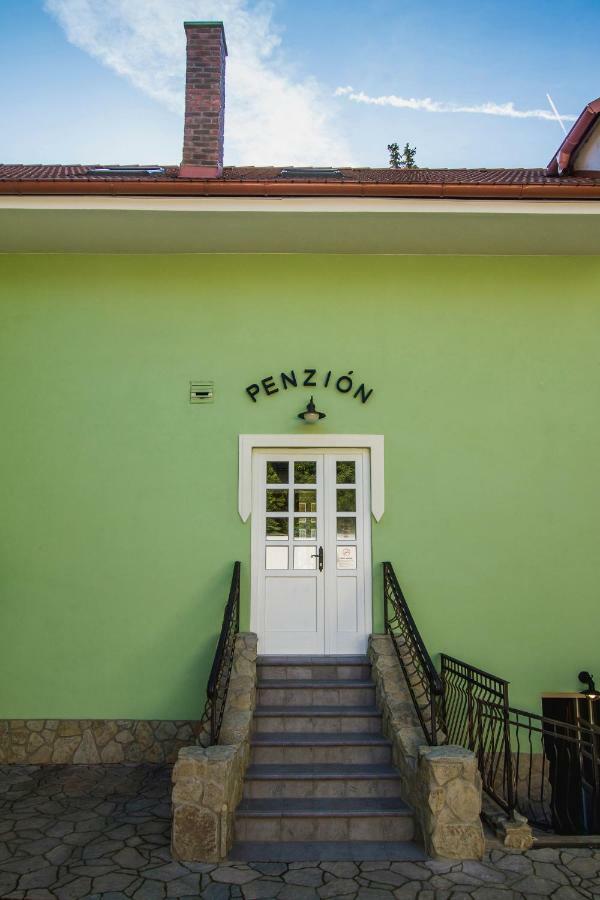 Penzion Kuria Nové Mesto nad Váhom Extérieur photo