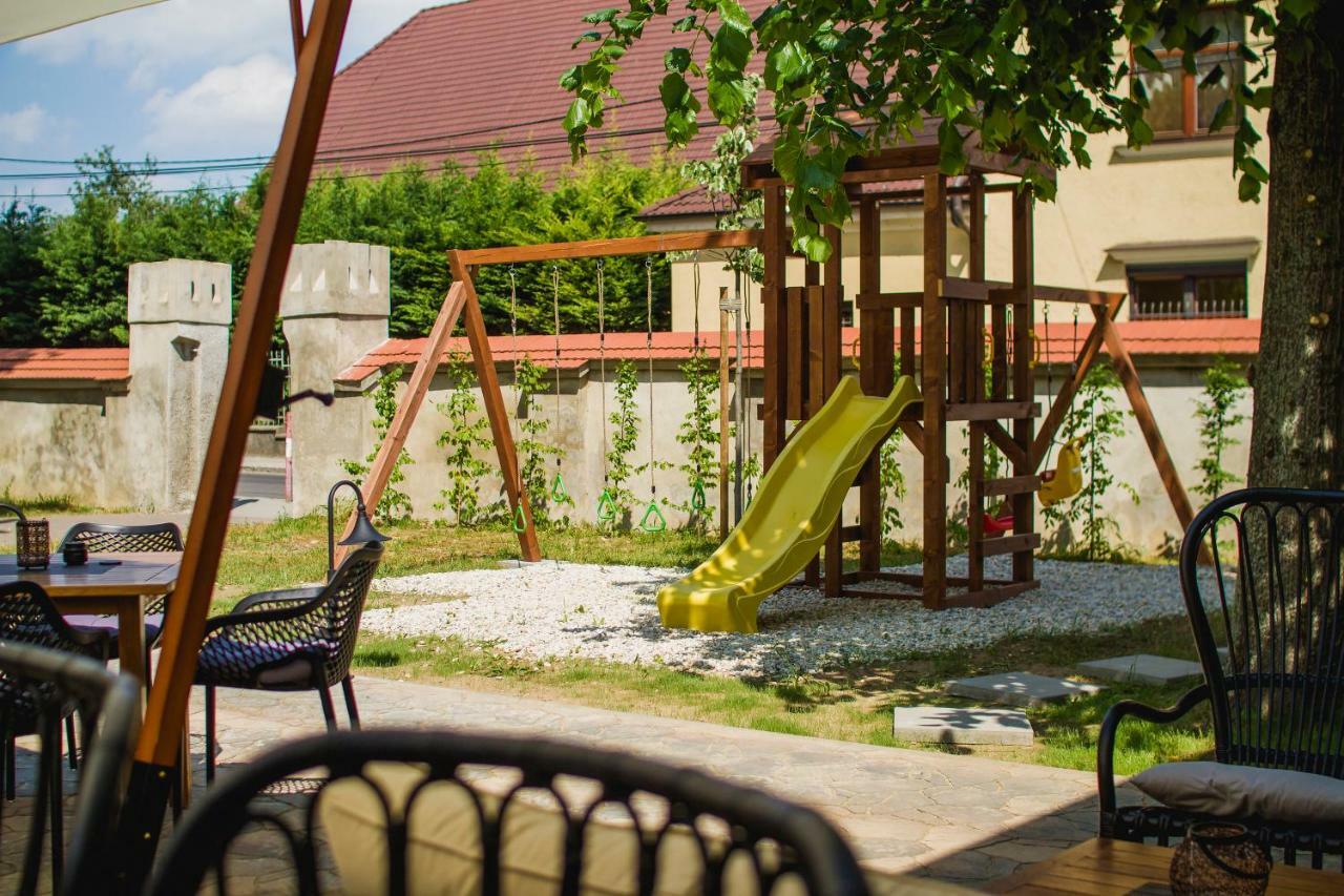 Penzion Kuria Nové Mesto nad Váhom Extérieur photo